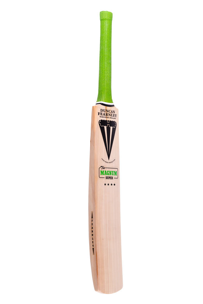 Magnum Super 4 Star Cricket Bat Angled